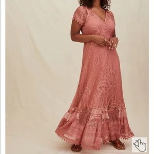 Torrid 2X DUSTY CORAL LACE BUTTON FRONT MAXI DRESS.